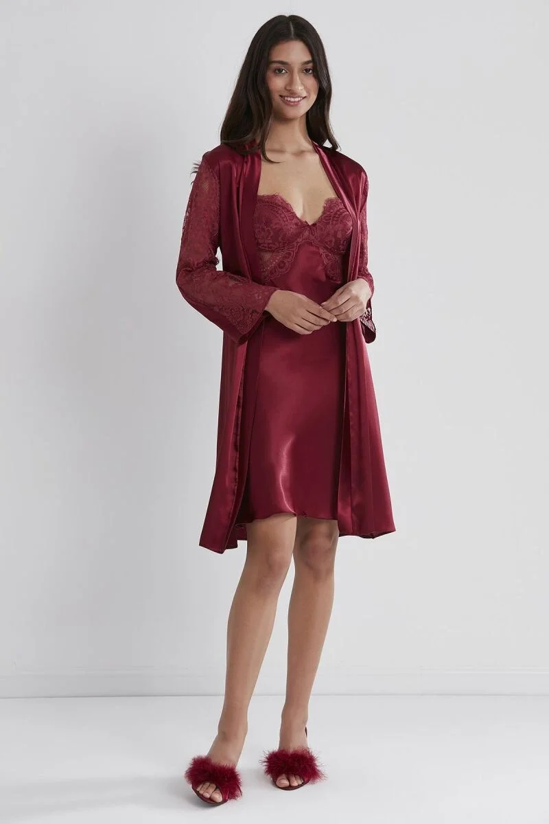 saten-dantelli-kadin-gecelik-ve-sabahlik-takimi-4025-bordo-pierre-cardin-1402-1.webp